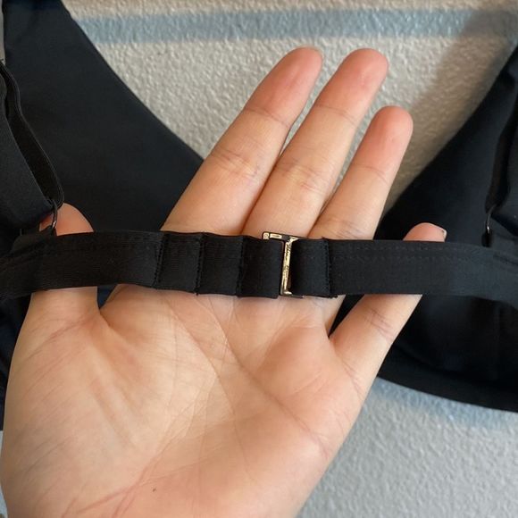 NWT- Volcom SIMPLY SEAMLESS HALTER BIKINI TOP - BLACK- Size large - Picture 10 of 12